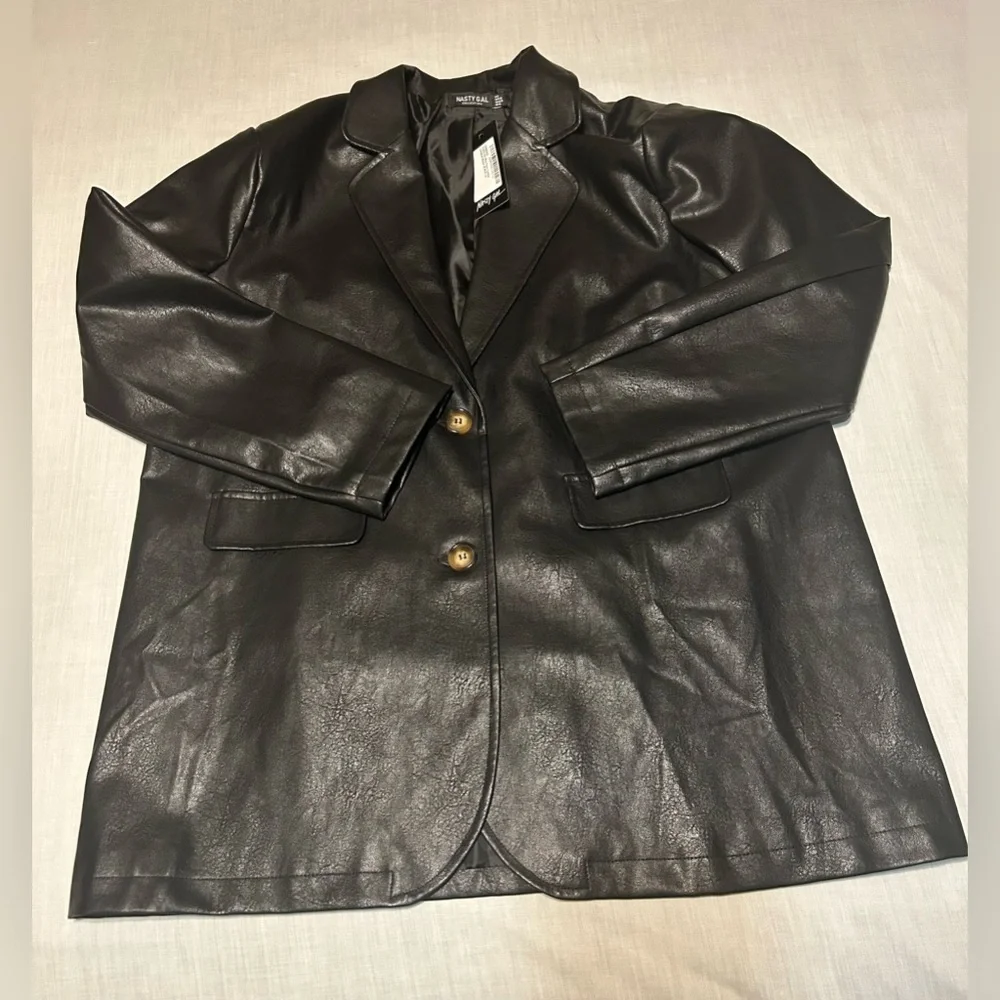 NWT. NASTY GAL Oversized Black Faux Leather Blazer - Picture 2 of 9